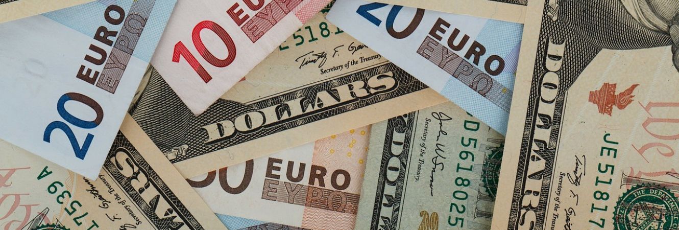 L’euro-dollaro punta verso quota 1,30