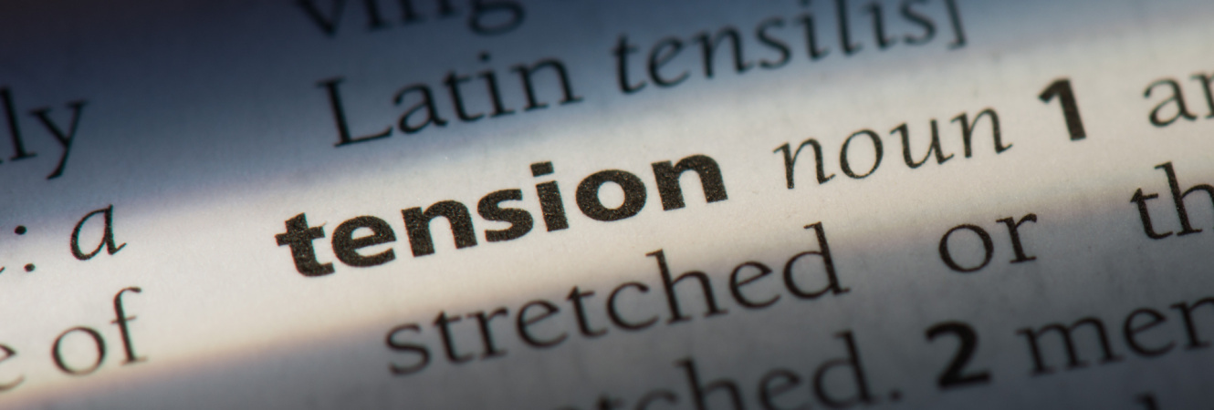 Mercati laterali, ma tensioni in movimento